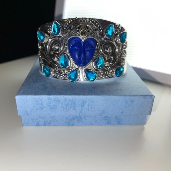 Jewelry - Goddess face topaz stone bracelet